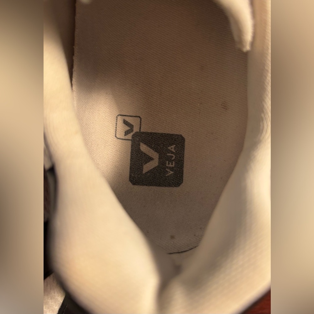 Veja Men's Cream and Black Sneakers - Picture 6 of 9